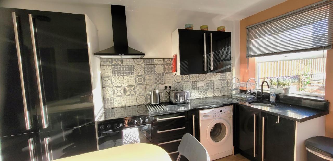 Sutherland St - 2 Bed Home With Free Parking York Exterior foto