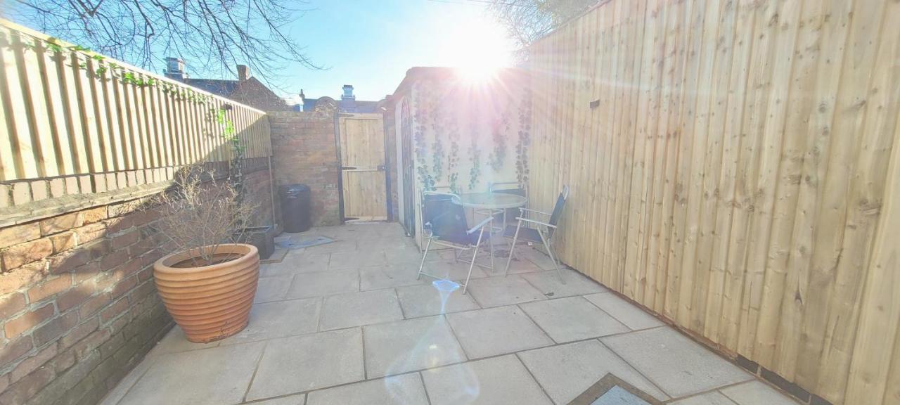 Sutherland St - 2 Bed Home With Free Parking York Exterior foto